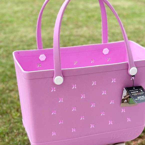 hurley beach tote New 2024
19x9x13” - Picture 3 of 4